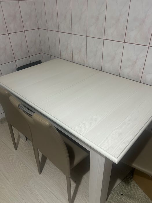 masa extensibila cu 6scaune