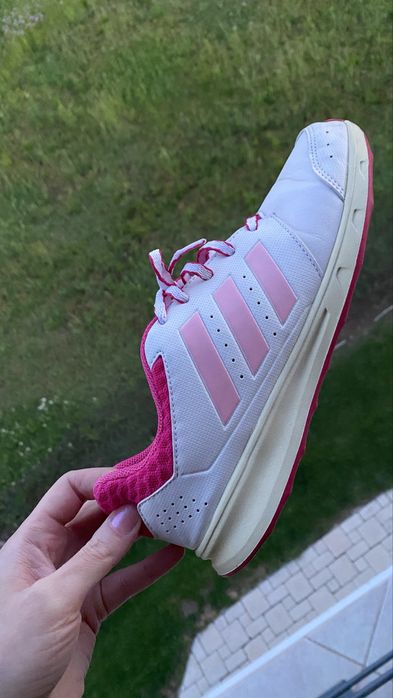 Adidași, mărimea 38
