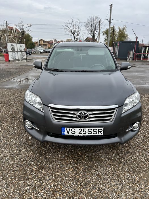 Vind Toyota Rav 4 Navi Clima   4 x 4 Scaune piele si incalzite