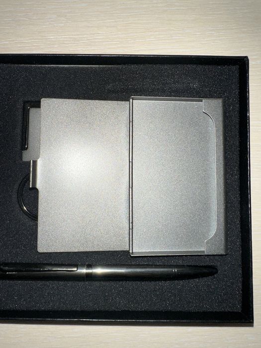 Подаръчен комплект от титан