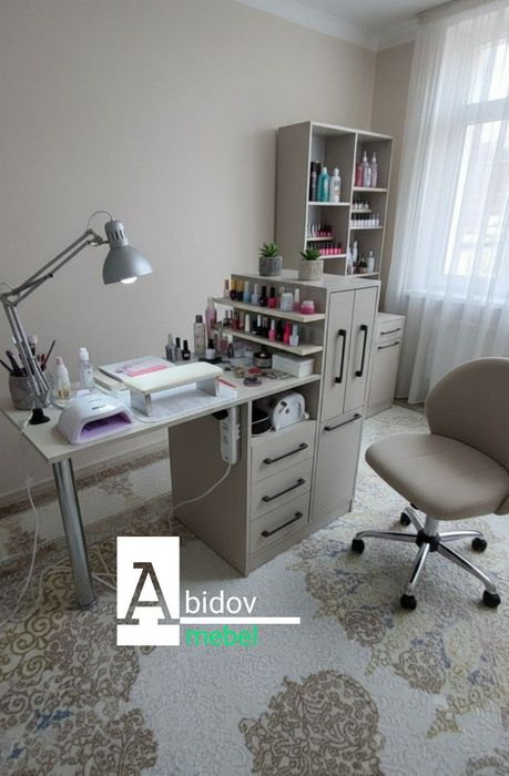 Маникюрный стол для Вашего бизнеса.  Удобный и функциональная.