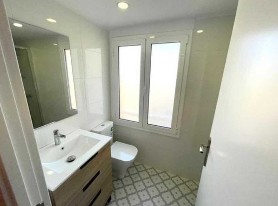 Дава се под наем Четиристаен апартамент в Пловдив, Център - 95 кв.м за 398.82 € - Снимка #4