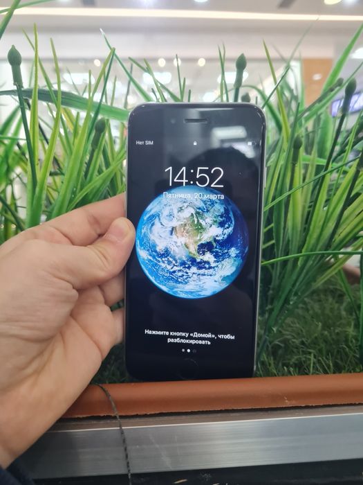 Продам айфон 6с.