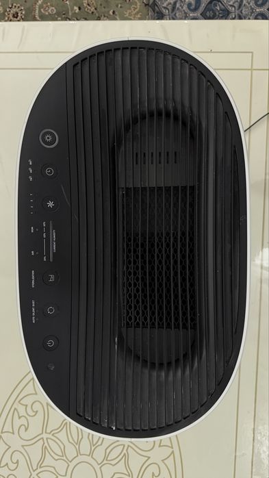 Продам Воздухоочиститель Bork A704