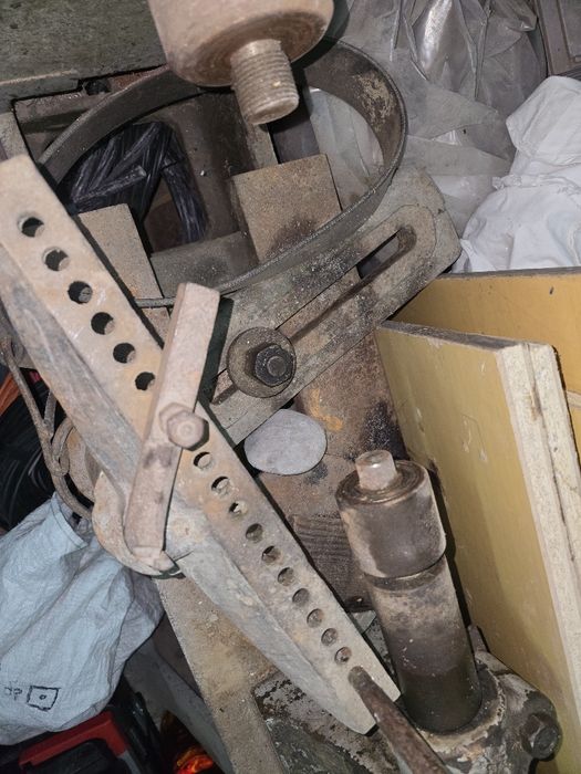 Универсален мазгален струг