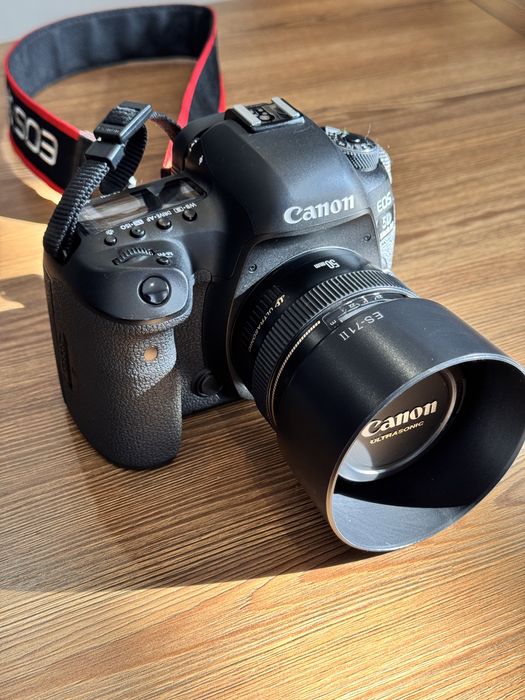 Canon EOS 5D Mark IV + объектив 50mm f/1.4 USM