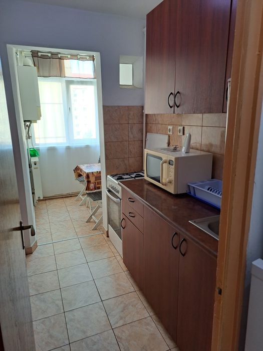 Închiriez garsoniera