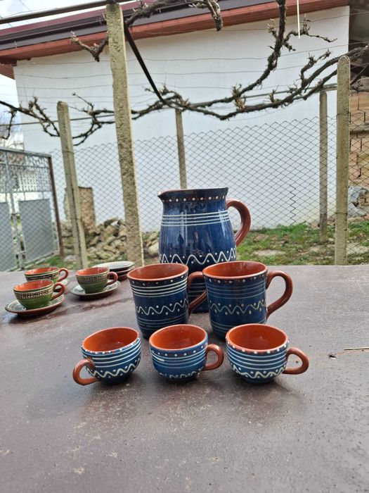 Глинени съдове и чаши