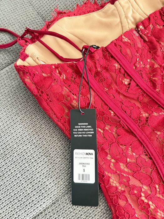 Fashion Nova рокли