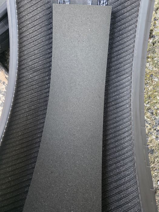 Vând două anvelope de iarna continental 265 40 21 dot 4522