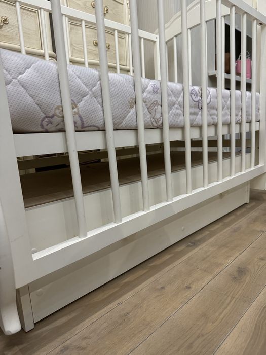 Детская кроватка   , матрас