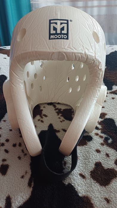 Шлем для единоборств