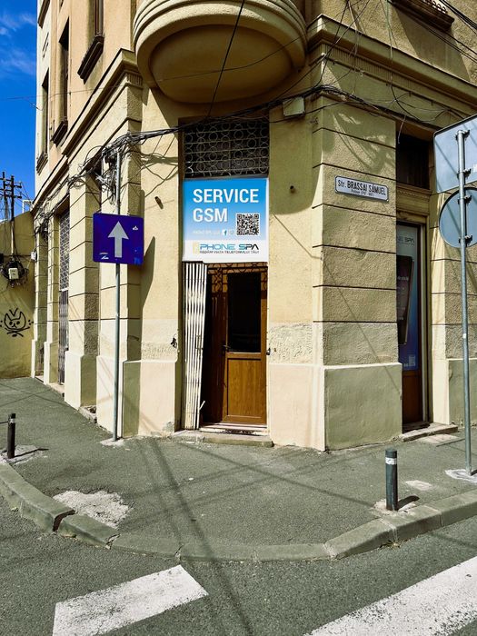 Reparatii inlocuire schimb sticla/carcasa/ecran/display iPhone Samsung