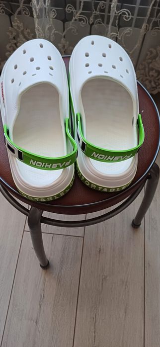 Продам сланцы Кроксы унисекс