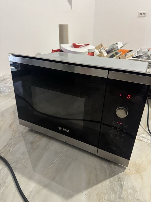 Cuptor cu microunde incorporabil Bosch seria 6