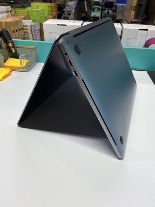 Apple MacBook Pro A1706