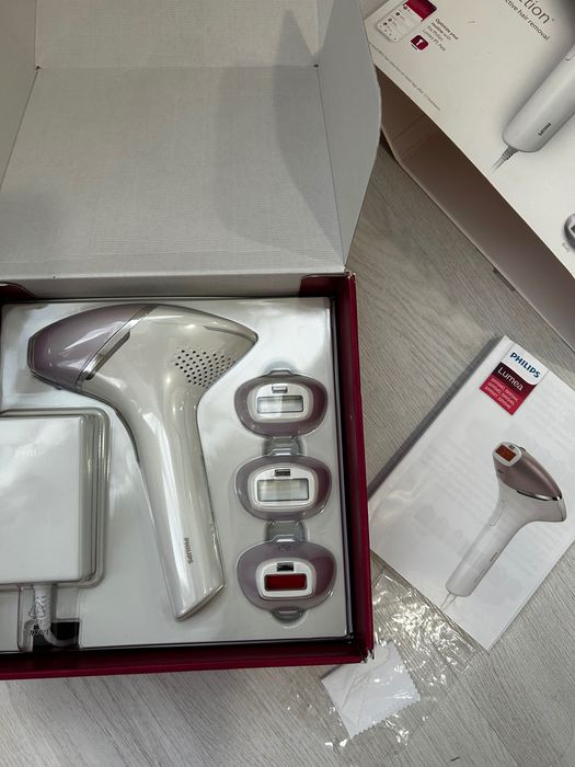 Фотоепилатор Philips Lumea UPL hair removable  8000