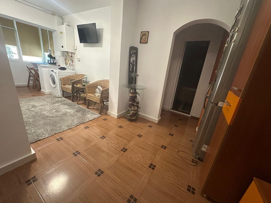 Apartament cu o camera de inchiriat