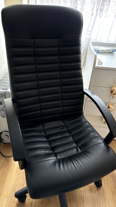 Кожен офис стол директорски