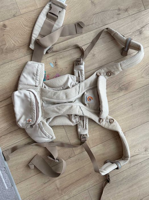 Ergobaby Ергономична раница за носене на бебе Omni Breeze Natural Beige