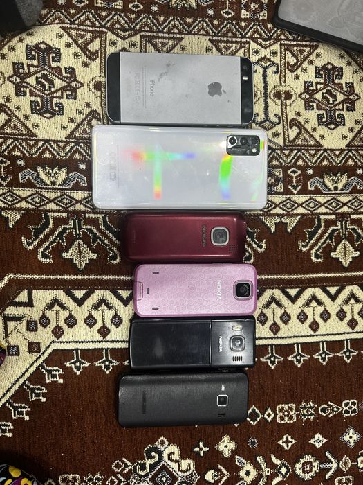 Продаю телефоны на запчасти