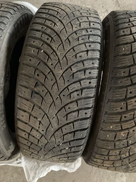 Продам б/у шины 215/55/17