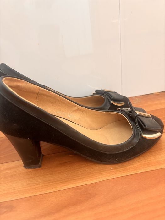 Туфли черные 35 размер за 1000тг