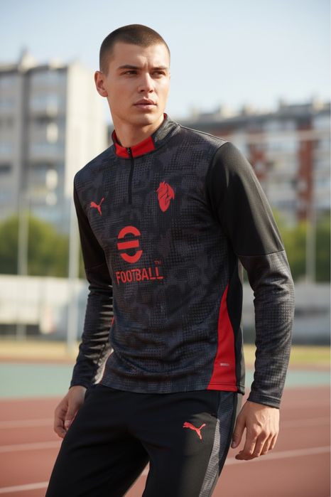 Спортен екип на Милан