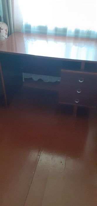 Продам письменный стол