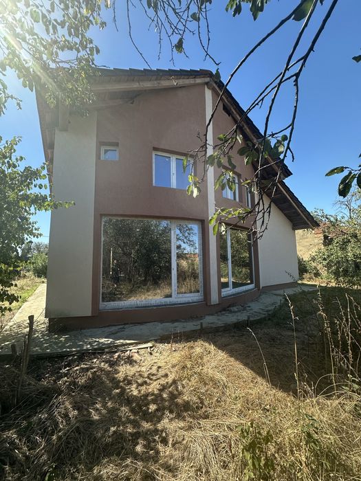 Casa in rosu avansat