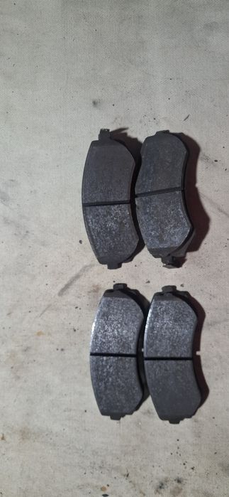 Продавам накладки за Nissan Almera