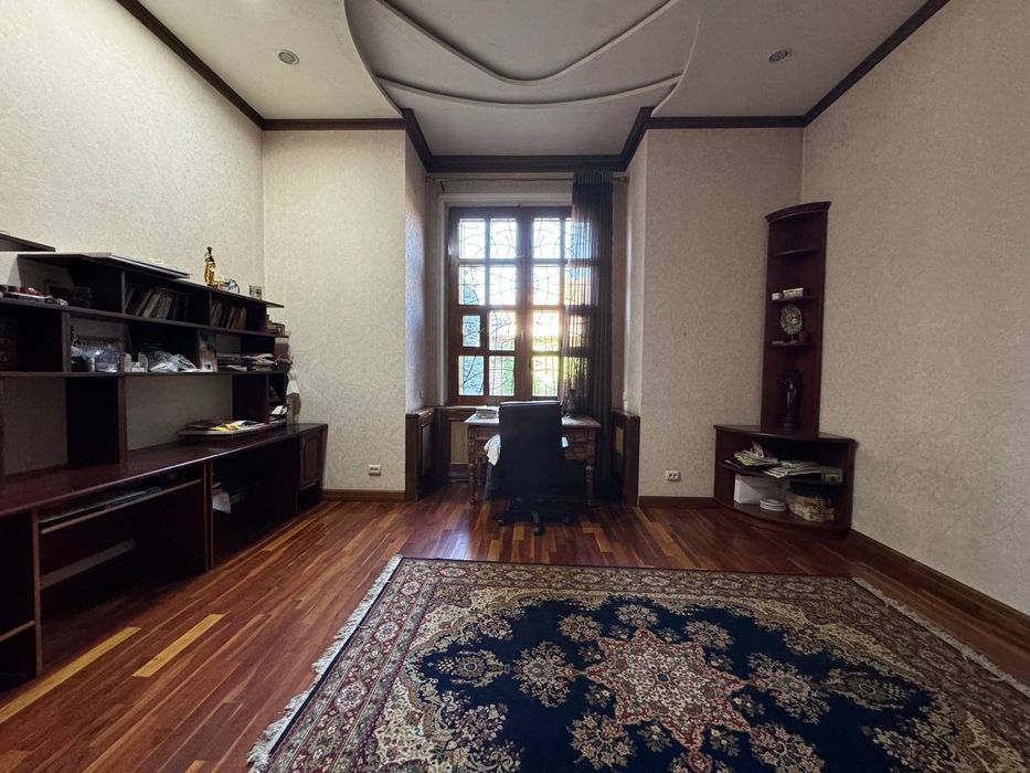 Участок 8 соток Ориентир метро Минор ЖК Казахстан 3 уровня 500м2 КС