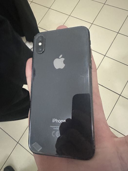 продаю iPhone X.