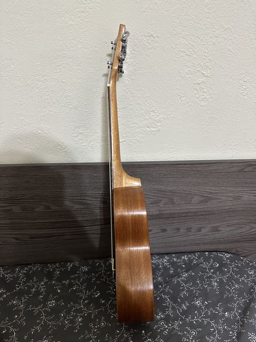 Продам укулеле Madina