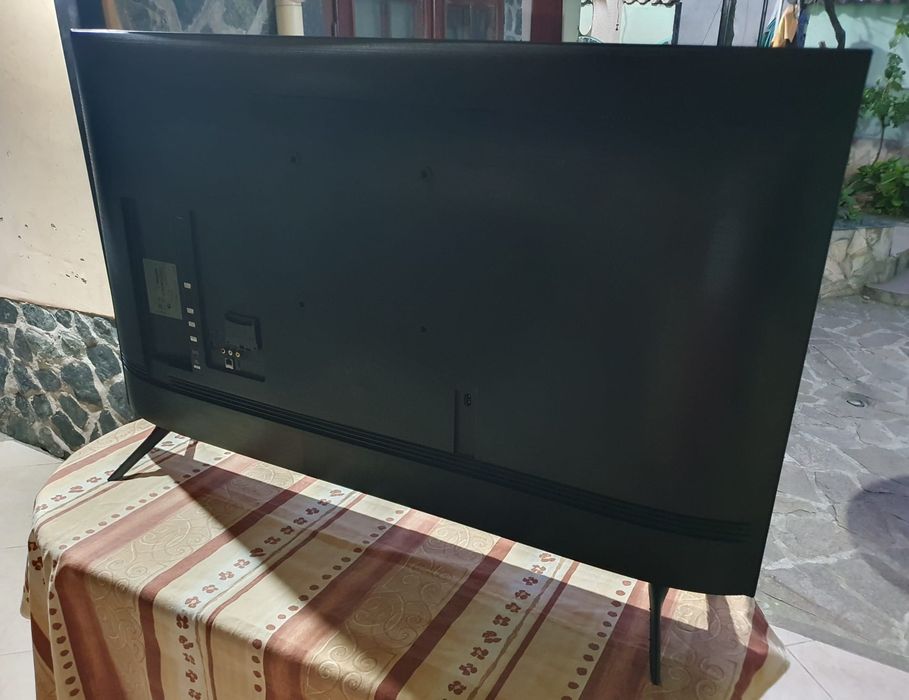 Телевизор - Samsung  50 ИНЧА - Smart - 4K  !