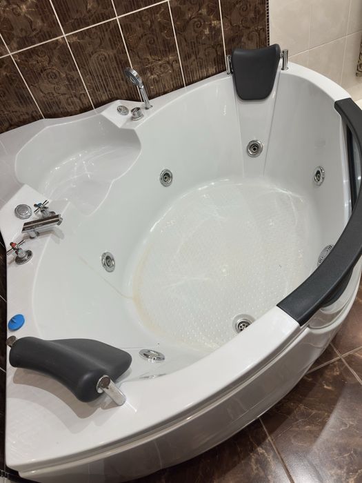 Джакузи-ванна (угловая)