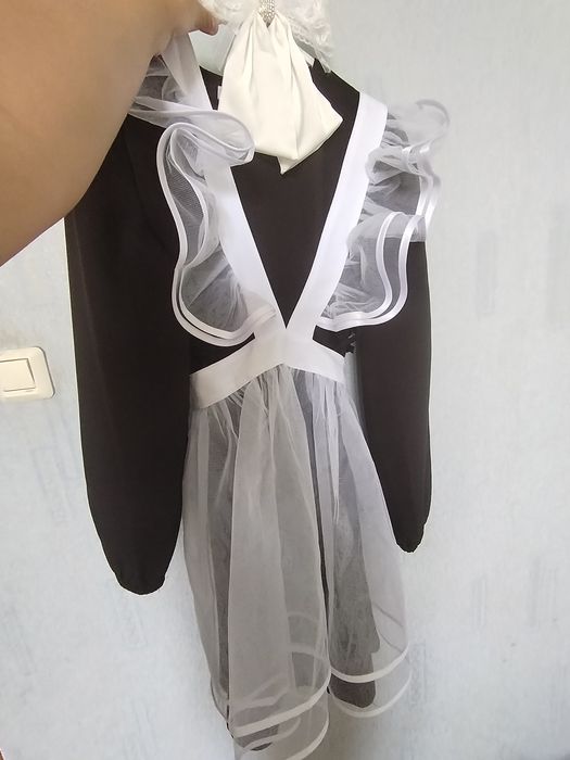 Школьный фартук с платьем