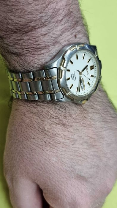 Часовник Seiko Kinetic Titanium Lume Dial