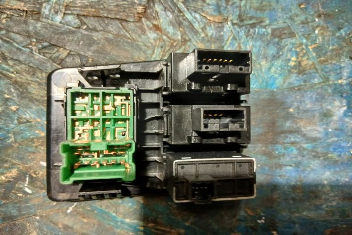 Buton reglaj oglinzi 251190-BR00C BUTON ESP 251190-BR00C Nissan Qashq