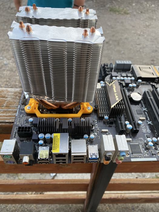 Vand placa de baza asrock 990 fx extreme3