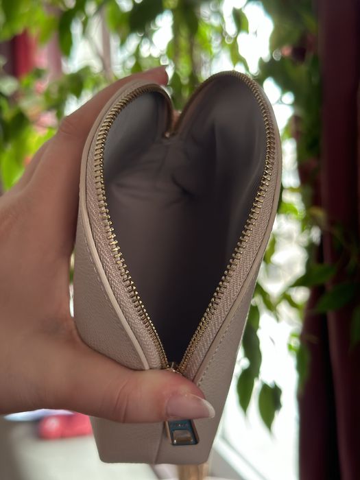 Furla кожен несесер