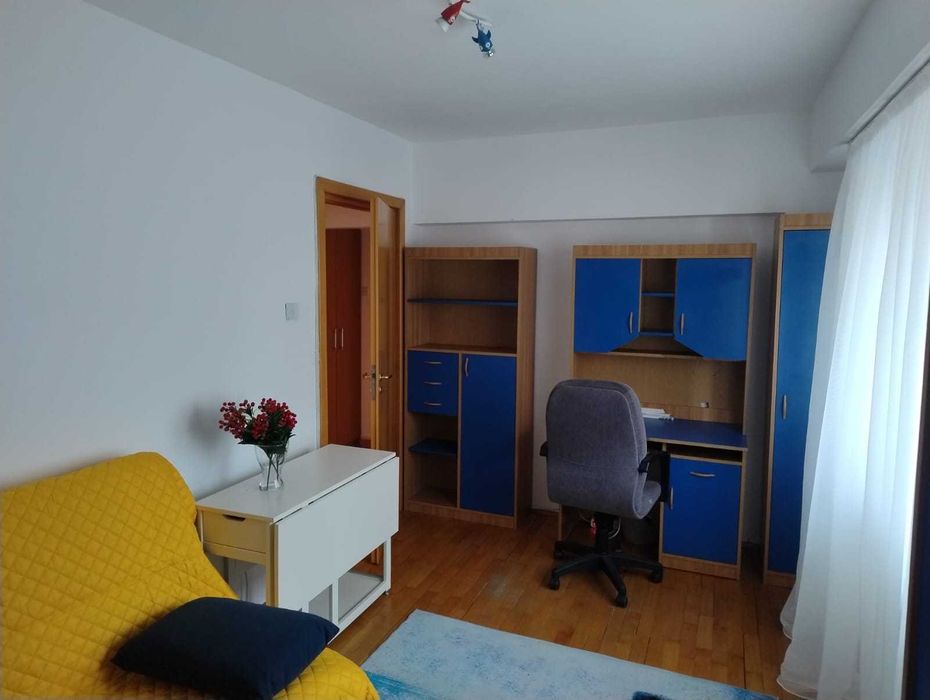 Apartament modern de închiriat - 4 camere,  recent renovat! (zona Tei)