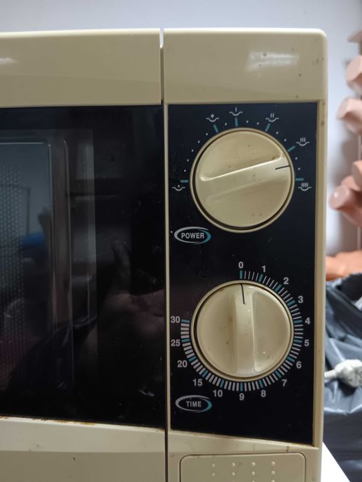 Малък хладилник ,втора употреба,плюс голям хладилник,втора употреба