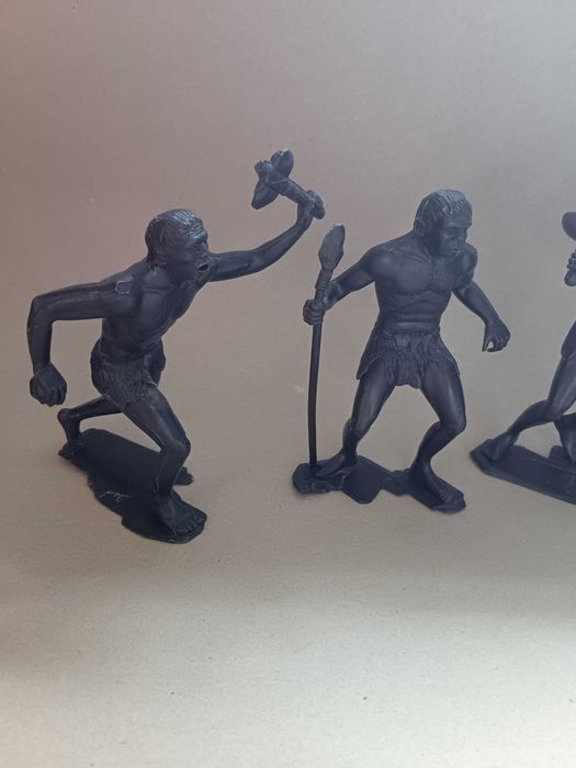 jucarie din plastic, Soldatei vechi Rusești epoca de piatra, Lot figurine de colectie din perioada comunista RSR