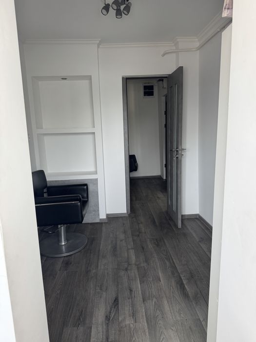 Inchiriez spatiu comercial