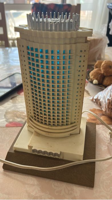 Істеп тұр, бірак басы сынық