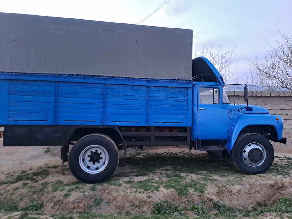 Zil 130 sotiladi
