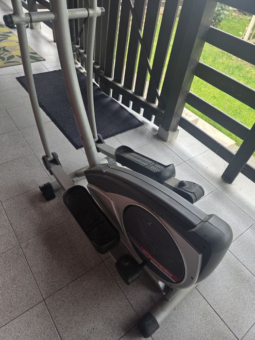 Bicicleta eliptica si aparat fitness