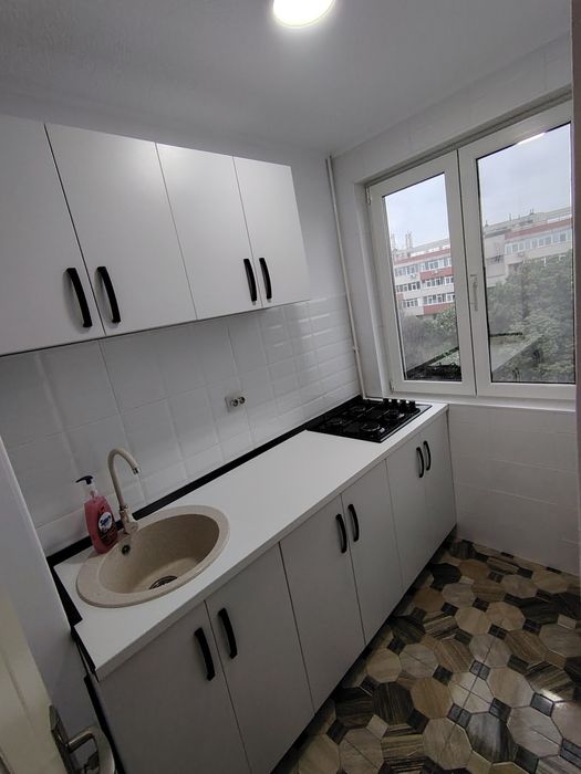 Închiriez garsoniera 30m²  piața Progresu