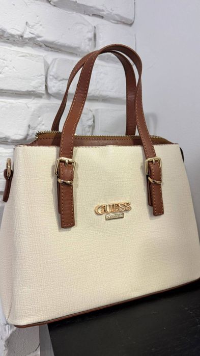 Geanta de dama Guess